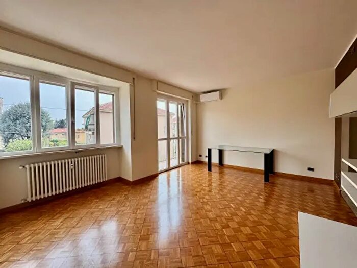 Appartamento con 6 locali in vendita in Via Piemonte, Biella