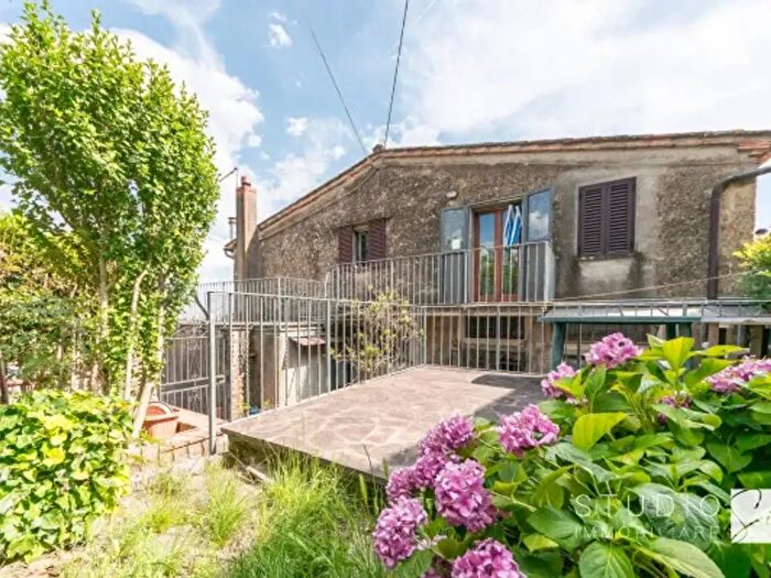 Casa con 6 locali in vendita in Via Modenese, Pistoia