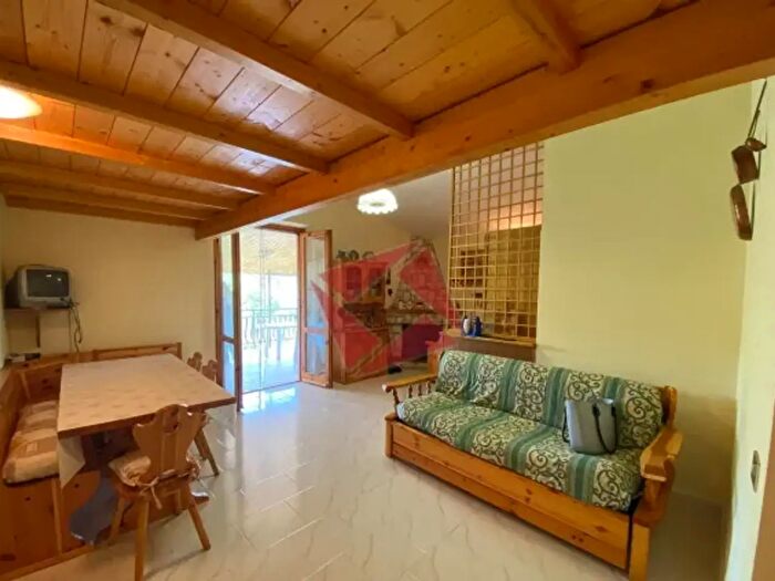 Casa bilocale in affitto in Via Valle Berta, Agosta