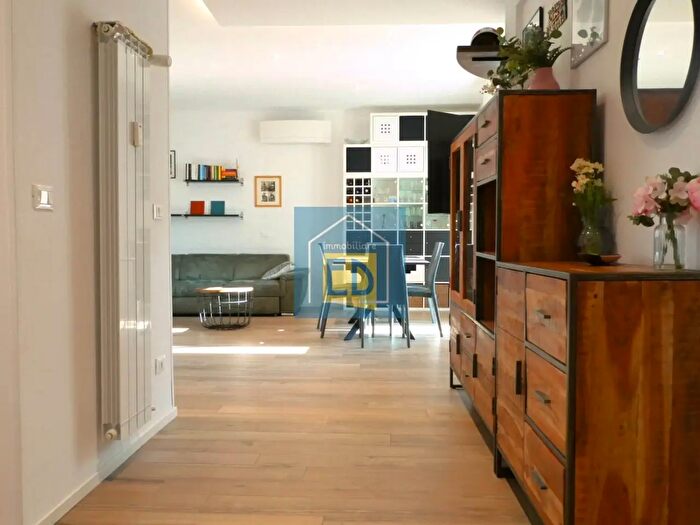 Appartamento con 5 locali in vendita in Via Francesco Mignone, Savona