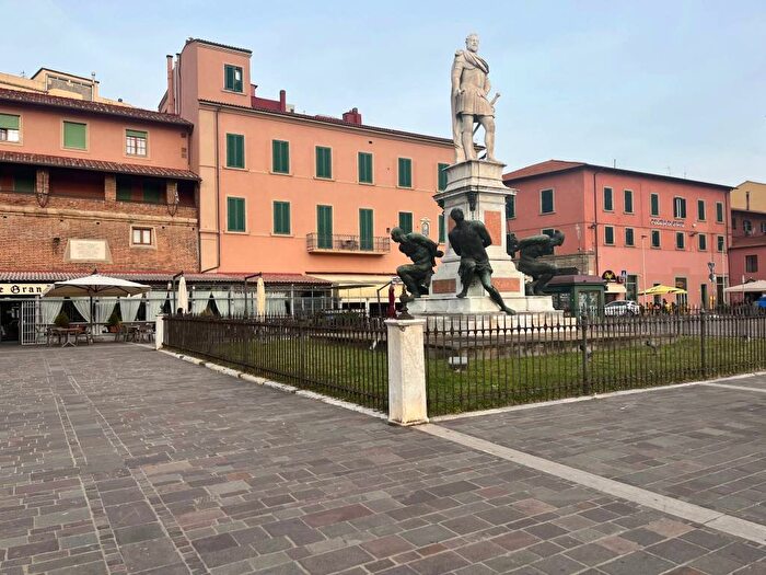 Appartamento bilocale in vendita in Via Grande Piazza della Repubblica, Livorno