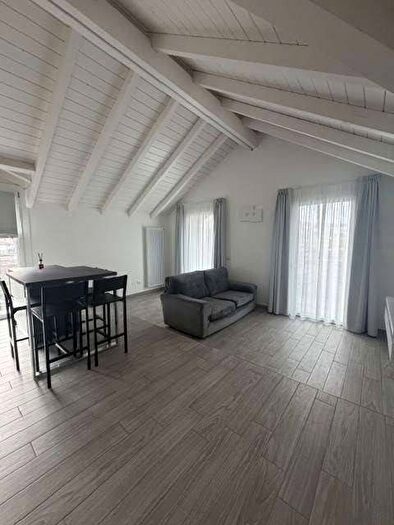 Appartamento trilocale in affitto in VIA MORI, Valle Olona, Varese
