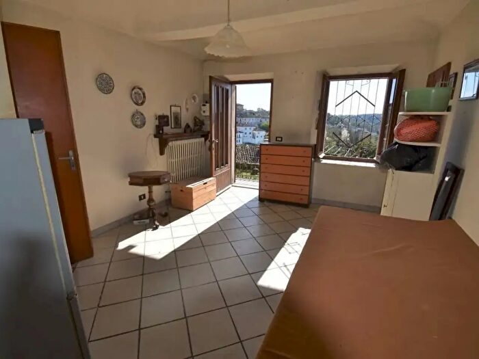 Casa con 7 locali in vendita in Rocca D'Arazzo