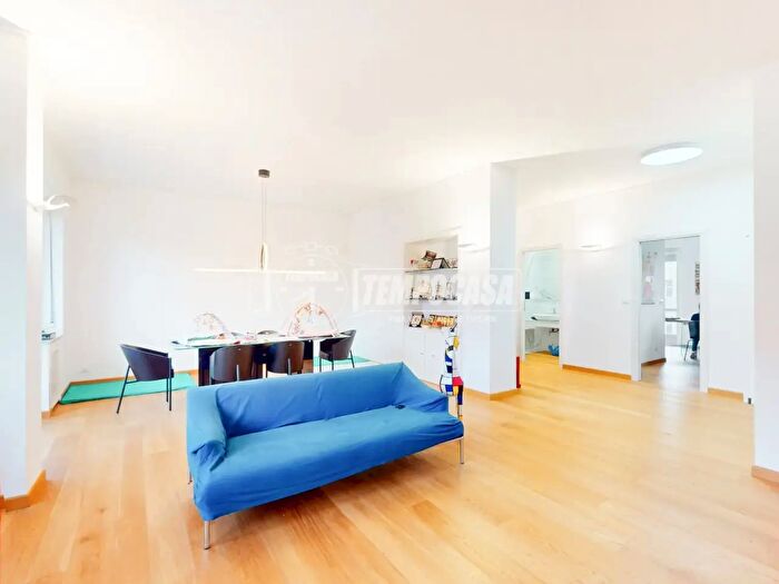 Appartamento con 5 locali in vendita in Corso Luigi Einaudi, Torino