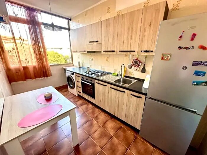 Appartamento trilocale in vendita in Via Cesare Battisti, Livorno