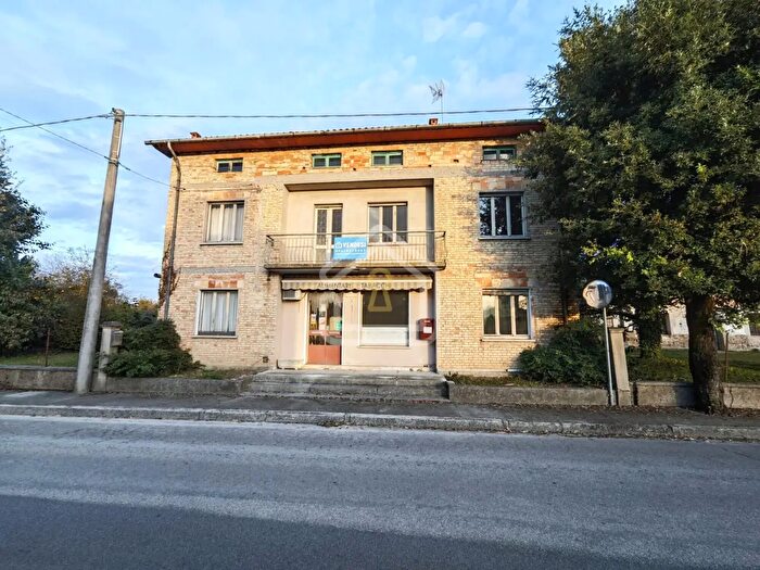 Casa con 8 locali in vendita in Via Torsa, Rivignano Teor