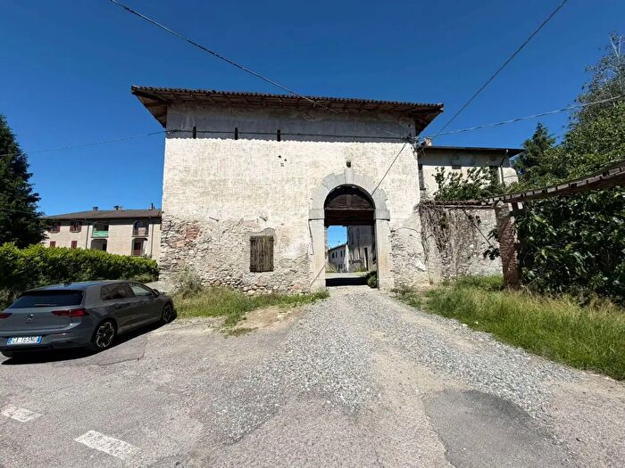 Appartamento bilocale in vendita in Via Borgo Antico, Faloppio