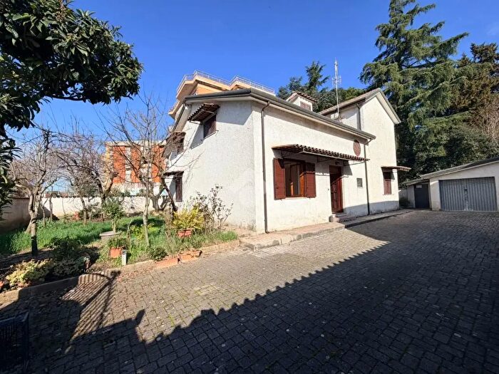 Casa con 7 locali in vendita in Viale Europa, Frosinone