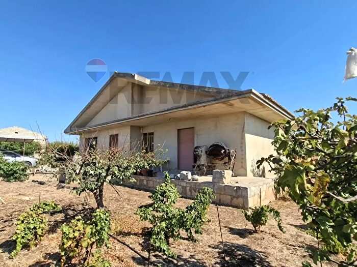 Casa con 8 locali in vendita in Cda Cannizzara Ciancia Sn, Modica