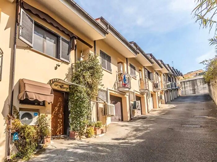 Appartamento bilocale in vendita in Via Somma Lombardo, Roma