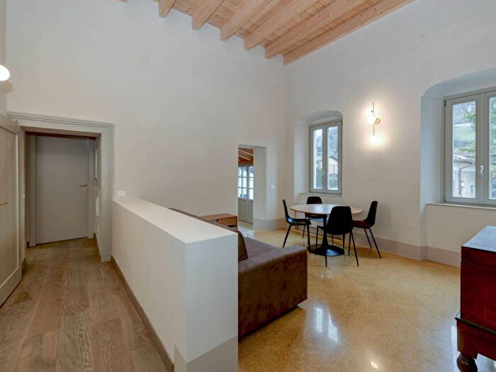 Appartamento trilocale in affitto in Via Scalabrini, Rezzato