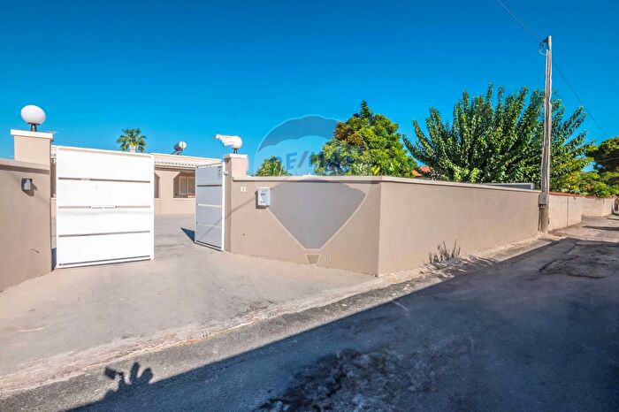 Casa con 6 locali in vendita in Via Gaspare Ventura, Siracusa