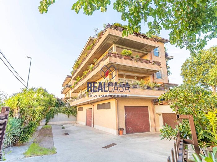 Appartamento con 5 locali in affitto in Via dell'Acqua Vergine, Ponte di Nona, Roma