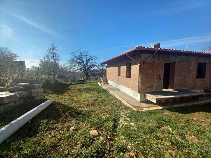 Appartamento trilocale in vendita in Via dei Martiri, Marcellina