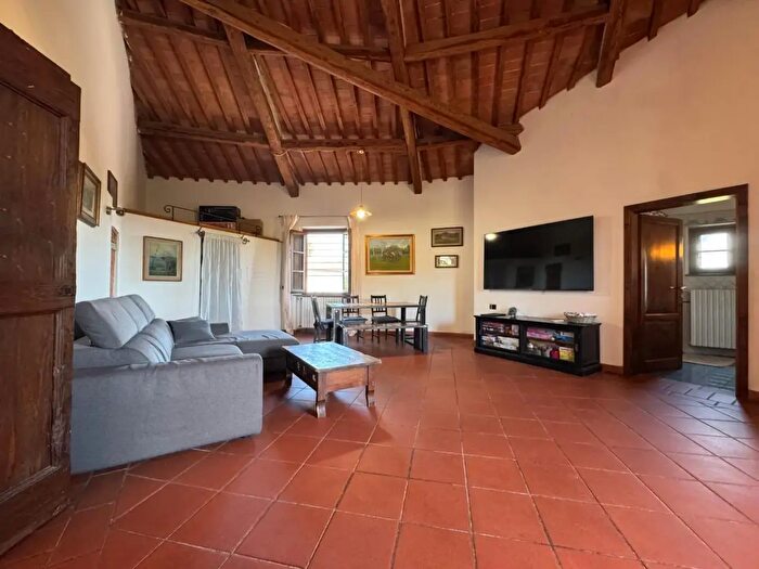 Casa con 13 locali in vendita in Santa Croce SullArno