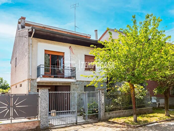Casa quadrilocale in vendita in Viale della Madonnina, Verolengo
