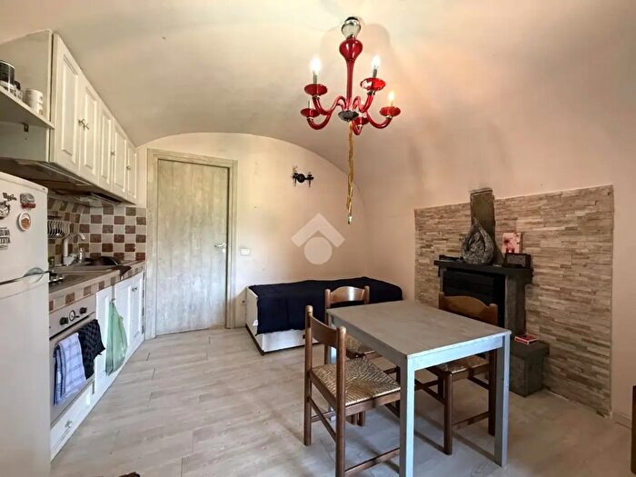Appartamento bilocale in vendita in Via Retta, Tovo Di Sant'Agata