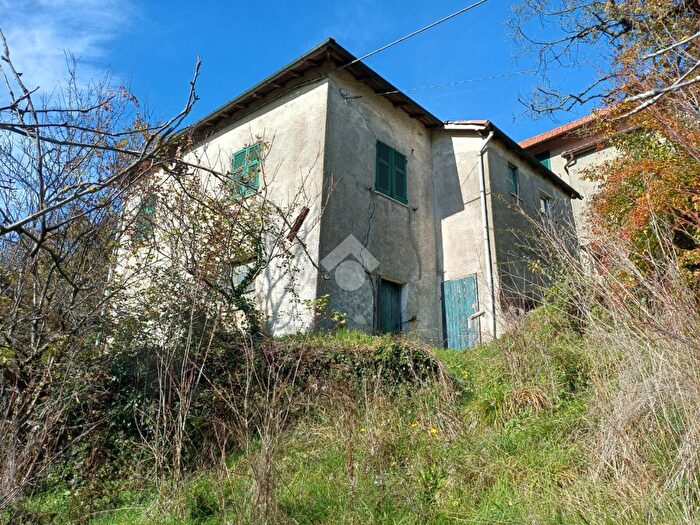 Casa quadrilocale in vendita in Località Vallecalda, Savignone