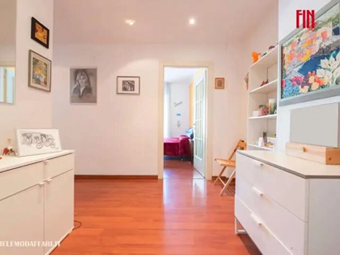 Appartamento trilocale in vendita in Via dellOmbra, Genova