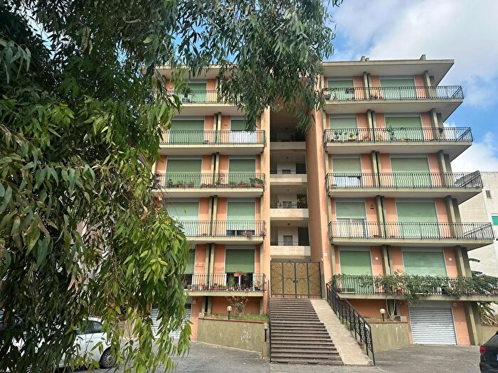 Appartamento quadrilocale in vendita in Via Raimondo Pettini, Barcellona Pozzo Di Gotto