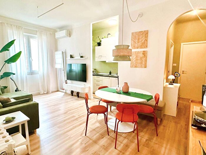 Appartamento bilocale in affitto in Via Abetone, Molise Cuoco, Milano