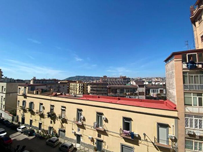 Appartamento trilocale in vendita in Vico Cacciottoli, Napoli