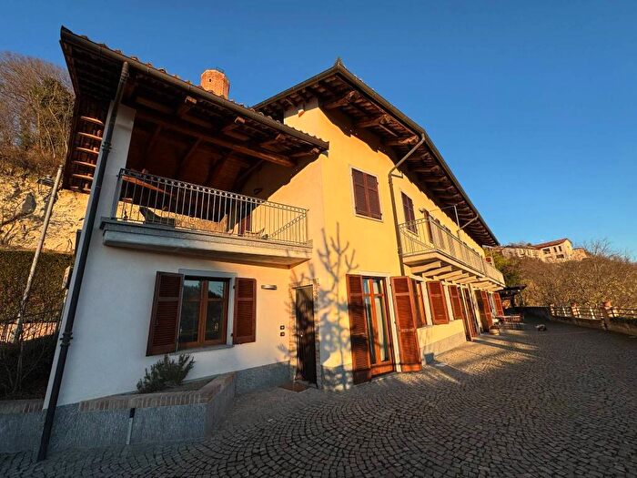 Casa con 5 locali in affitto in Via Lemonte, Centro, Corneliano dAlba