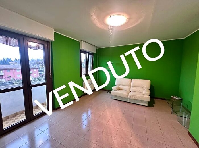 Appartamento trilocale in vendita in Via Sassari Malnate Va Italia, Malnate