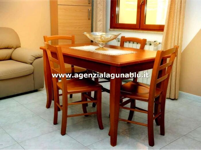 Appartamento trilocale in affitto in Via Roma, Centro, Mazara del Vallo