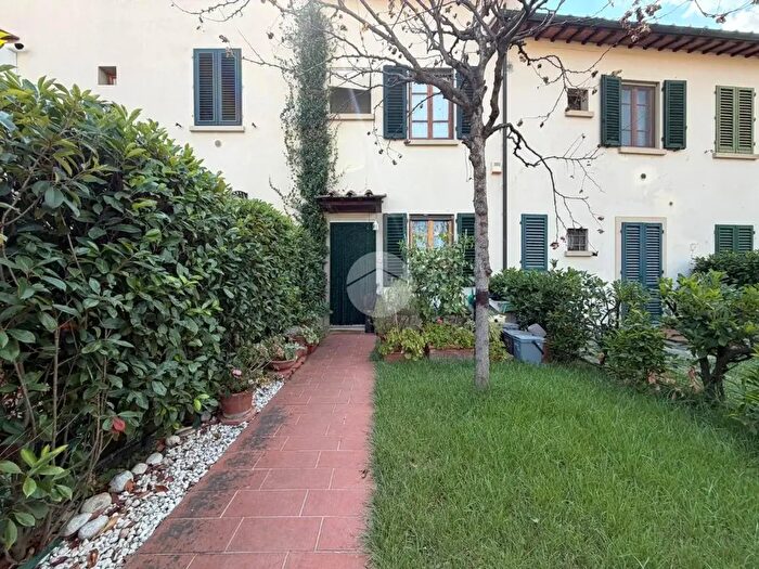 Casa con 5 locali in vendita in Via di Peretola, Firenze