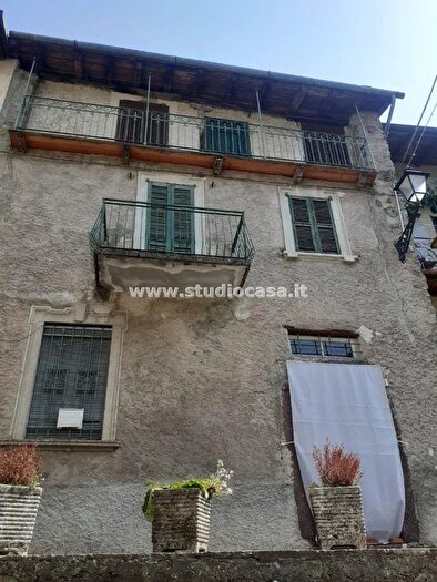 Casa con 8 locali in vendita in Via Vittorio Veneto, Moio De Calvi
