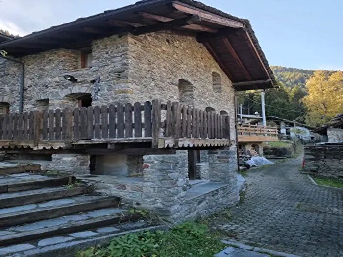 Casa quadrilocale in vendita in Frazione Chamin, Arvier