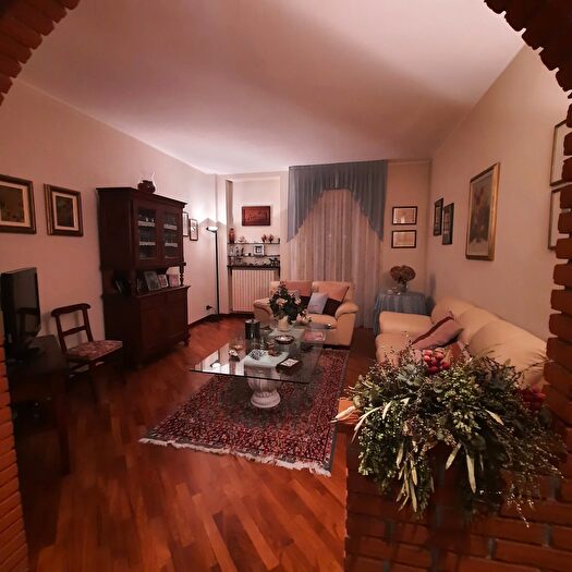 Appartamento con 6 locali in vendita in Piacenza