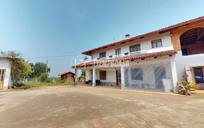 Casa con 5 locali in vendita in Via Frazione Martini, Sanfre