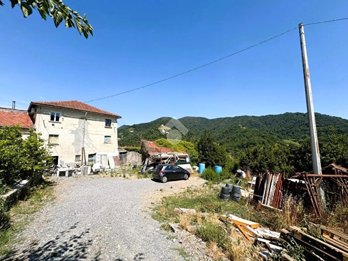 Casa con 7 locali in vendita in Via Giuseppe Bonifacini, Serra Ricco