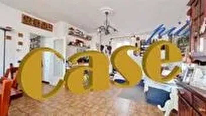 Appartamento con 7 locali in vendita in Camaiore