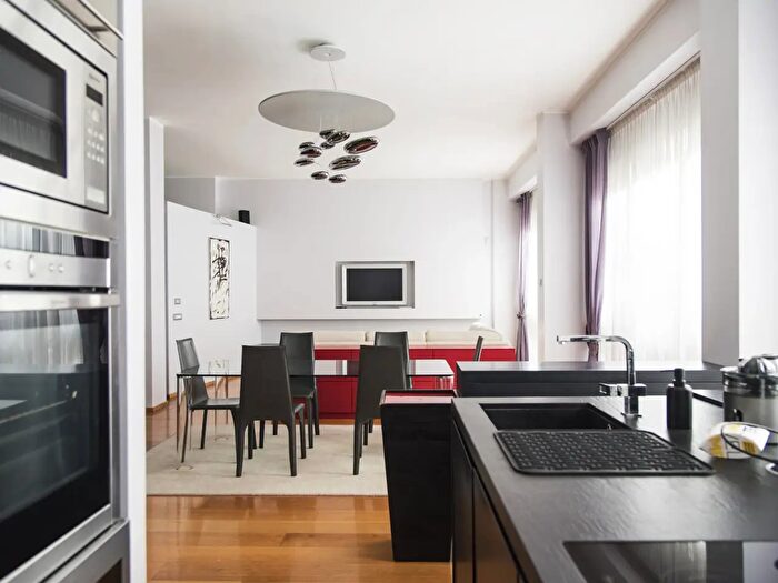 Appartamento quadrilocale in vendita in Milano