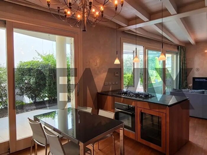 Appartamento con 5 locali in vendita in Sirmione