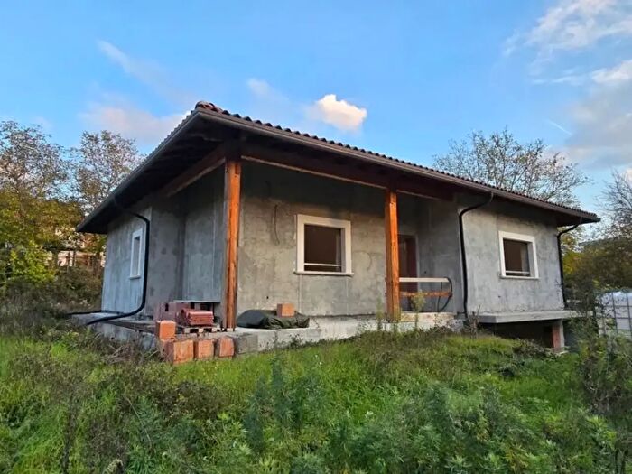 Casa quadrilocale in vendita in Via Fontanelle Snc, L'Aquila