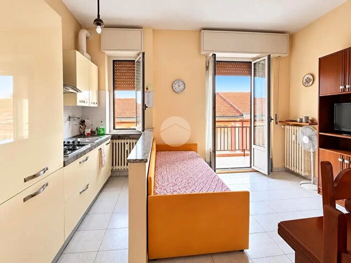 Appartamento bilocale in vendita in Via Sant'Adele, Corsico