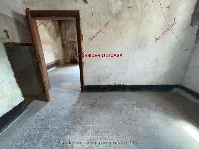 Casa con 6 locali in vendita in Via Giuseppe Garibaldi Carini, Carini