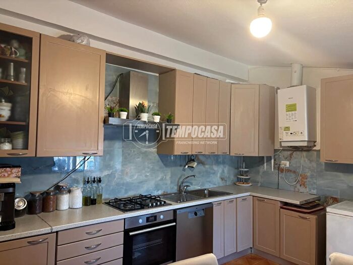 Appartamento quadrilocale in vendita in Vicolo San Nicola, Bollate