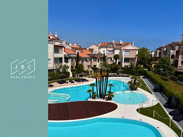 Appartamento quadrilocale in vendita in Via Don Guerrino Bertolin, Jesolo