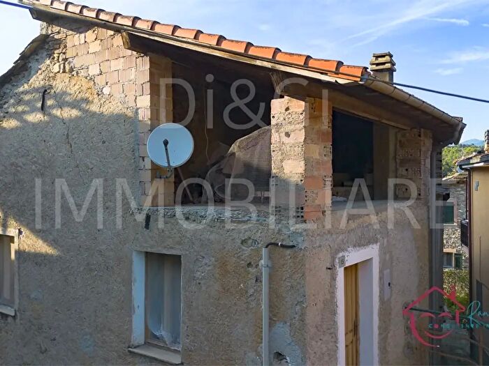 Casa con 5 locali in vendita in Borgata Villa, Garlenda