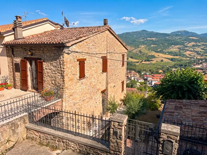 Casa con 5 locali in vendita in Via Garibaldi, Talamello