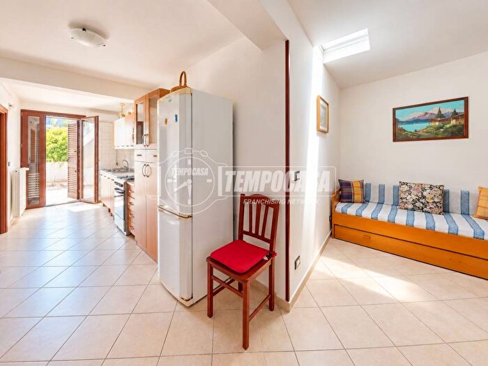 Appartamento trilocale in vendita in Via Guglielmo Marconi, Borgagne, Melendugno