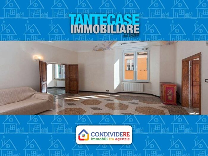 Appartamento trilocale in affitto in Vico delle Vele, Molo, Genova