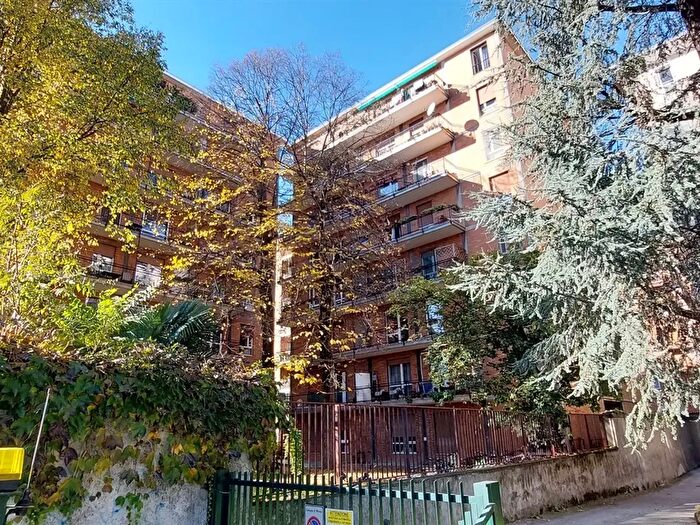 Appartamento trilocale in vendita in Via Cantore, Monza