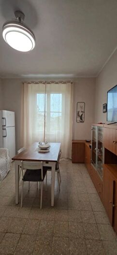 Appartamento trilocale in affitto in Via Milazzo, Pisa