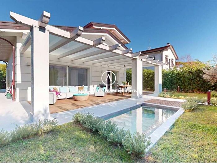 Casa con 6 locali in affitto in via Piave, Centro, Forte dei Marmi